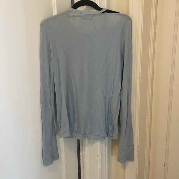 Michael Lauren light blue long sleeve with collar bone cut out size S - Picture 5 of 6